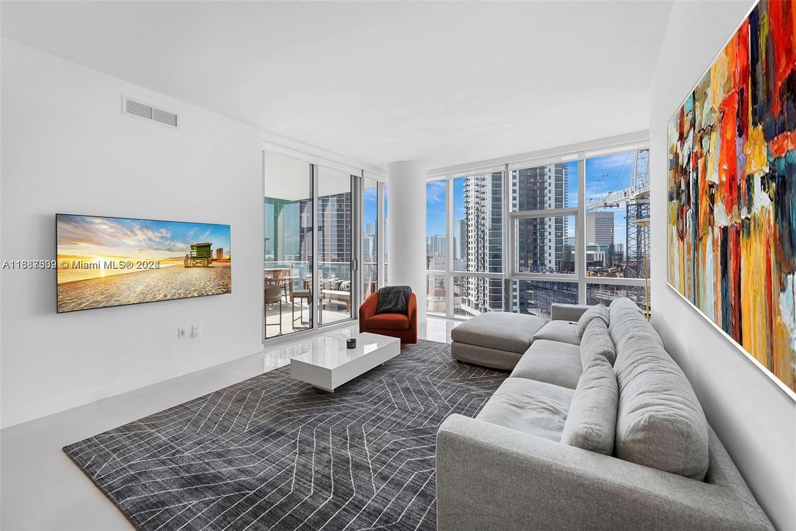 PARAMOUNT MIAMI WORLDCENT - Residential Lease