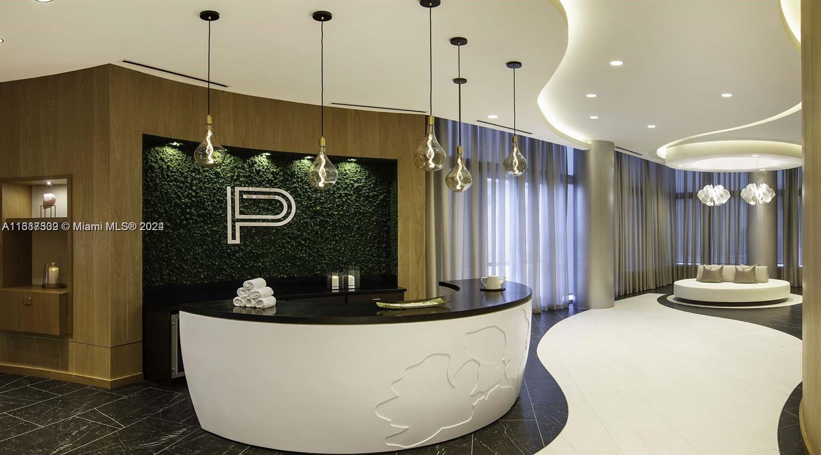PARAMOUNT MIAMI WORLDCENT - Residential Lease
