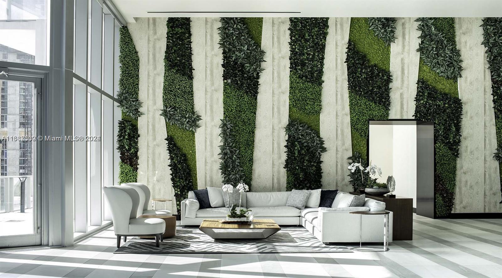 PARAMOUNT MIAMI WORLDCENT - Residential Lease