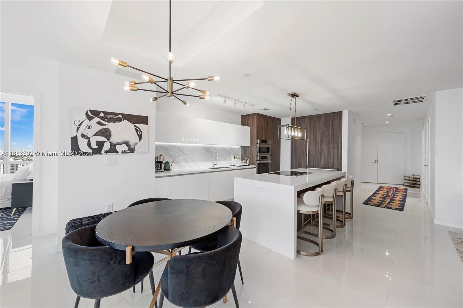 PARAMOUNT MIAMI WORLDCENT - Residential Lease