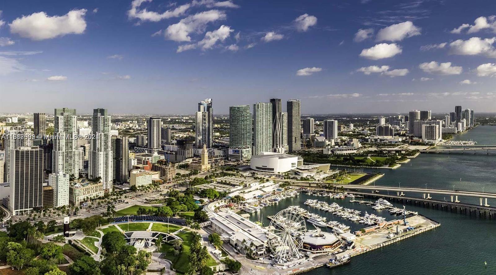 PARAMOUNT MIAMI WORLDCENT - Residential Lease