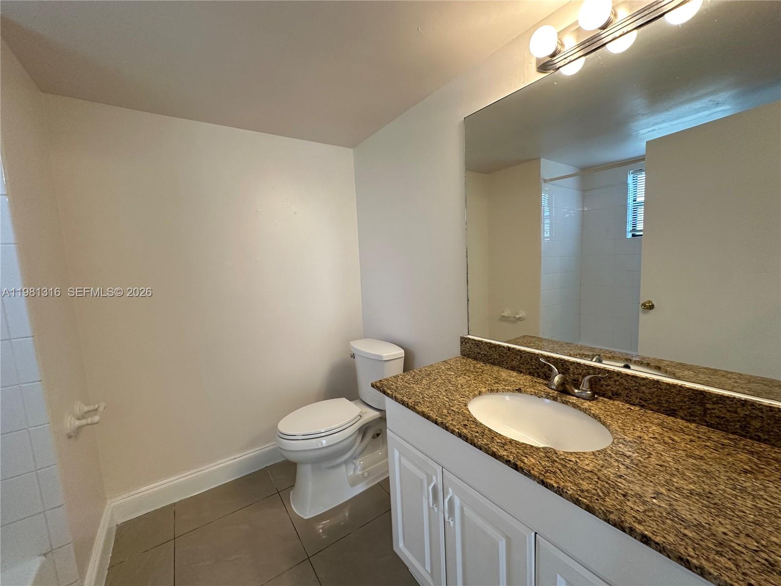 CASTLEWOOD - Residential Lease