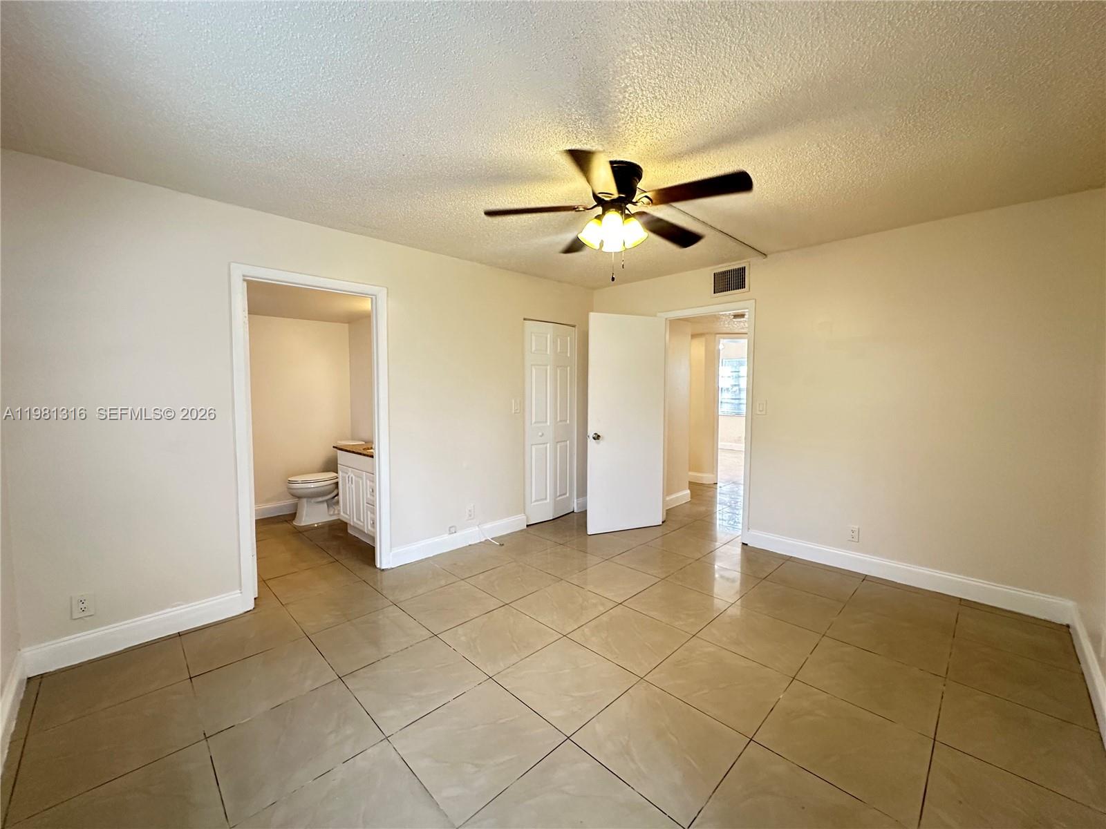 CASTLEWOOD - Residential Lease