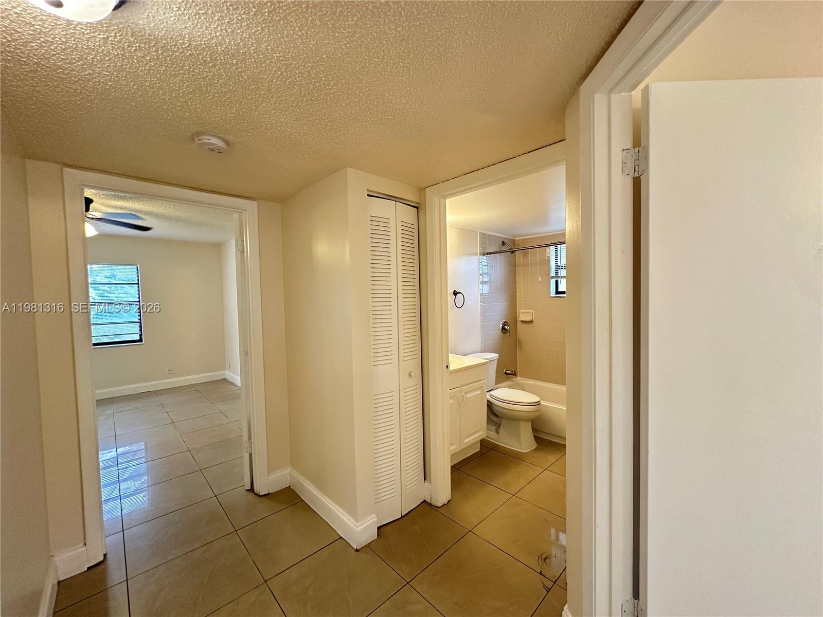 CASTLEWOOD - Residential Lease