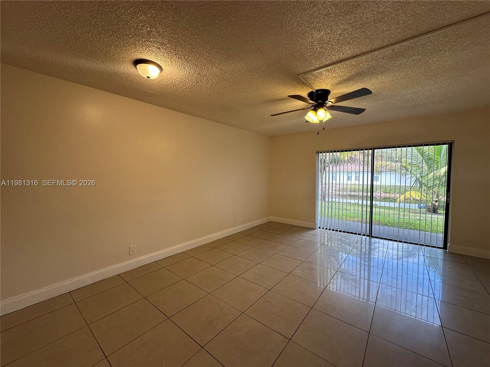 CASTLEWOOD - Residential Lease