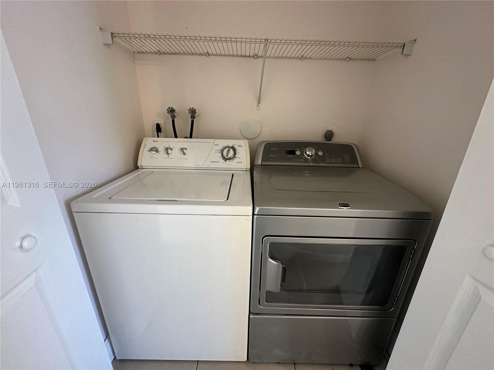 CASTLEWOOD - Residential Lease