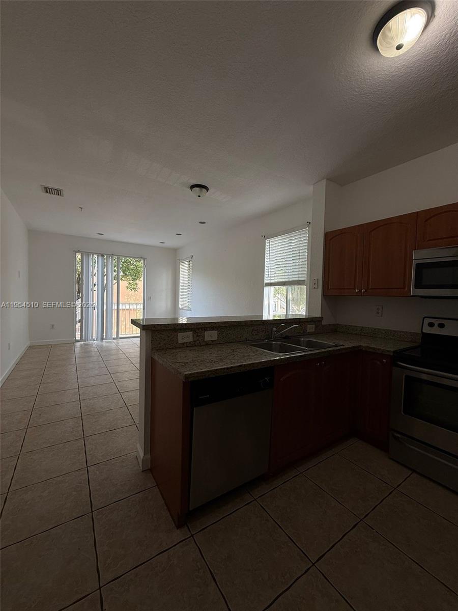 SHOMA HOMES AT COUNTRY CL - Residential