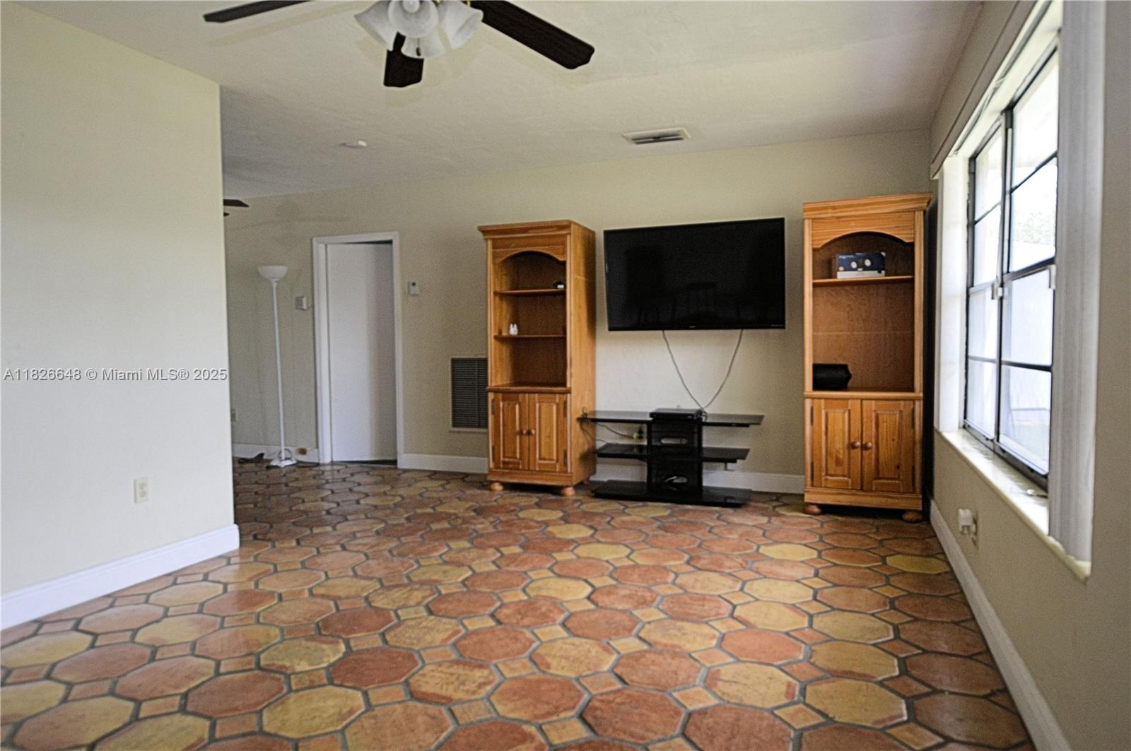 9870 Bahama Dr