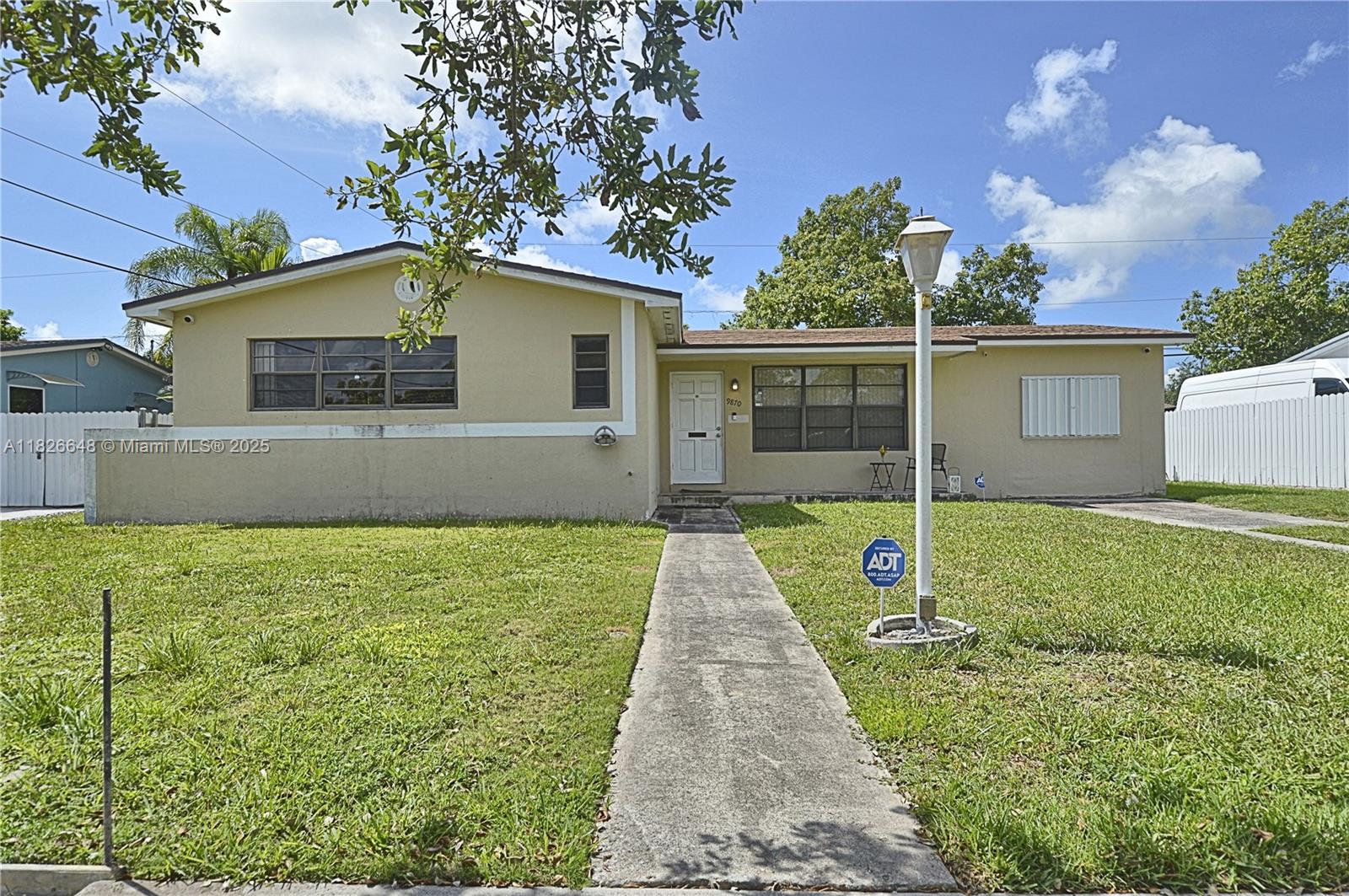 9870 Bahama Dr