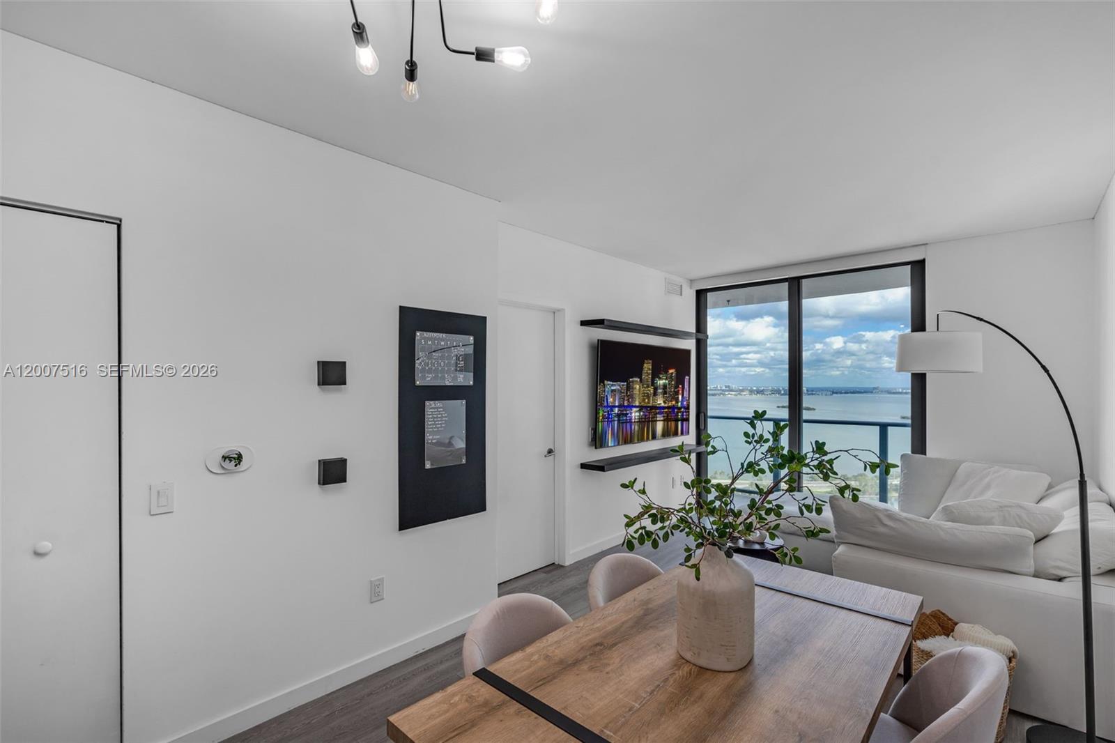 PARAISO BAYVIEWS CONDO - Residential