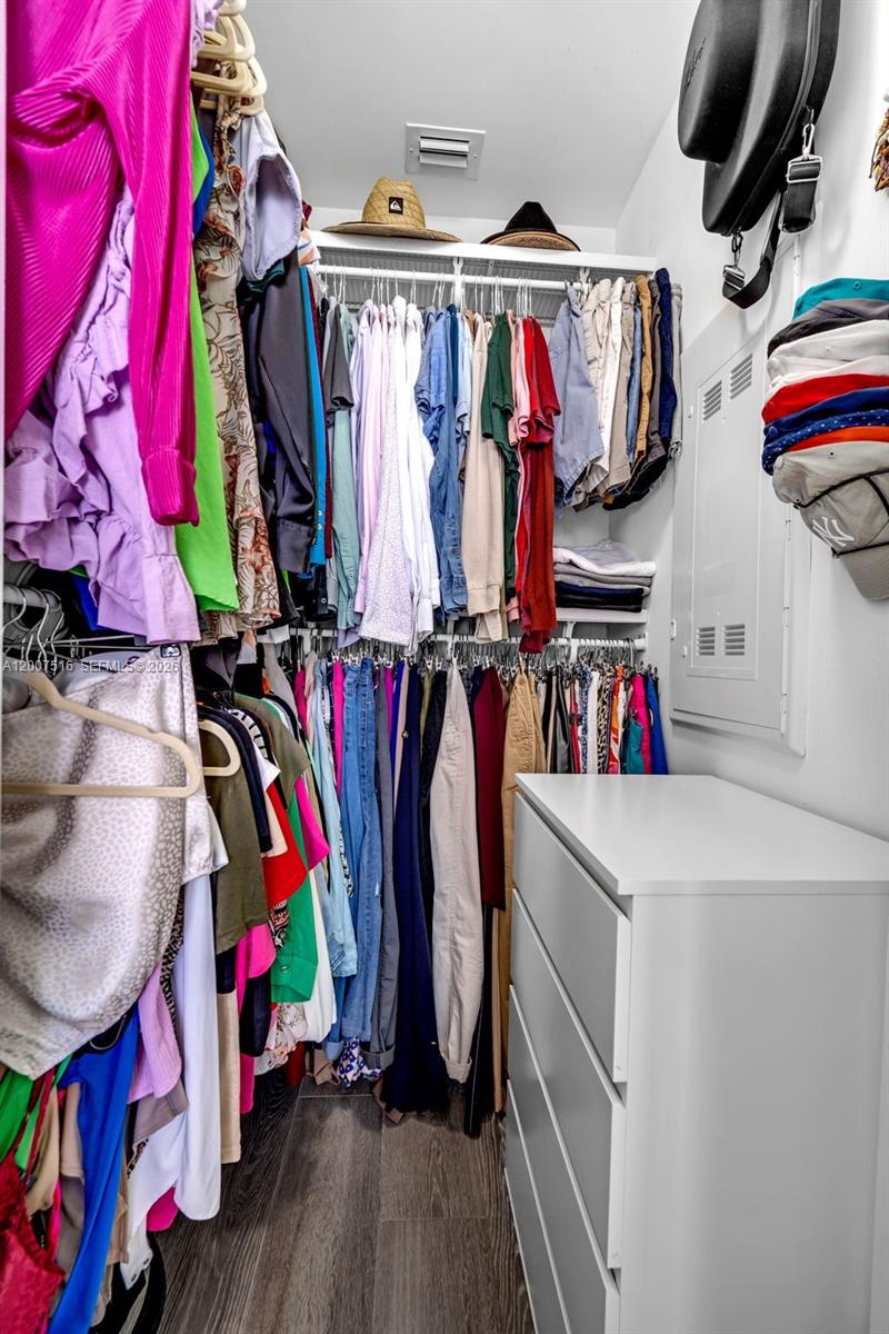 PARAISO BAYVIEWS CONDO - Residential