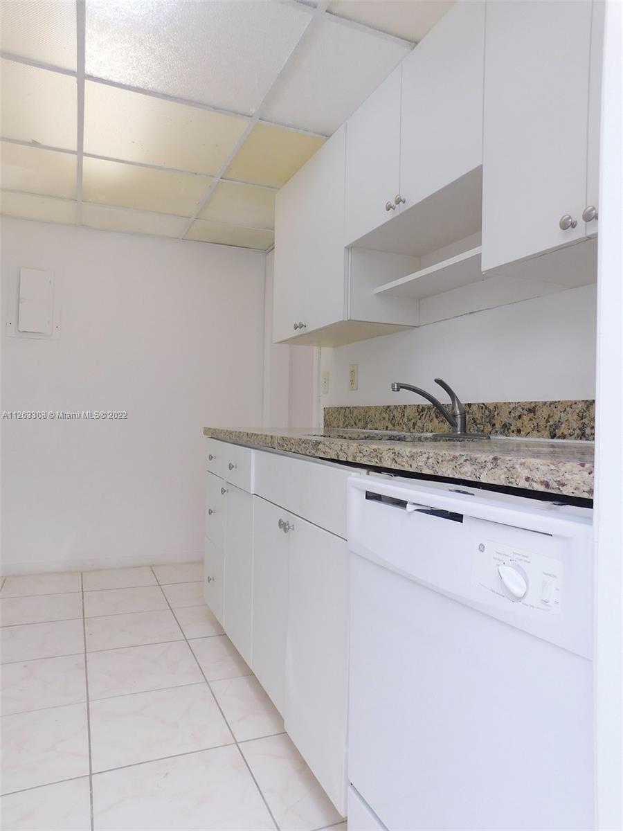 1735 MARSEILLE DR CONDO - Residential Lease