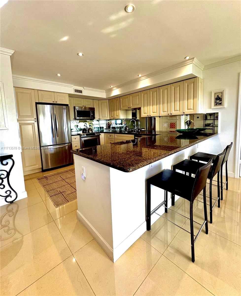 400 Diplomat Pkwy 803