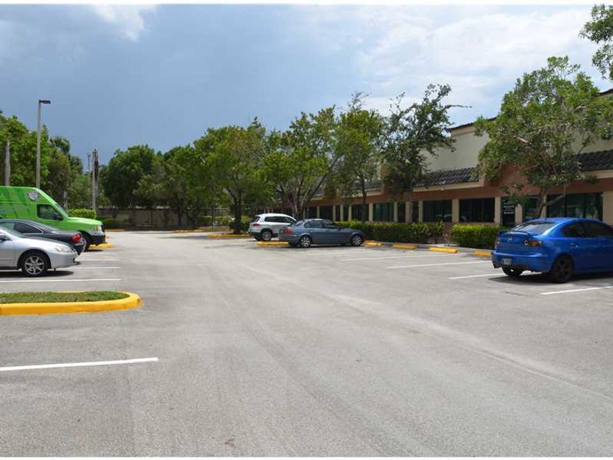 BEAUTIFUL ONE STORY OFFICE WAREHOUSE BUILDING.  EXCELLENT LOCATION-CLOSE TO SAWGRASS EXPRESSWAY. POSSIBLE OWNER FINANACING.