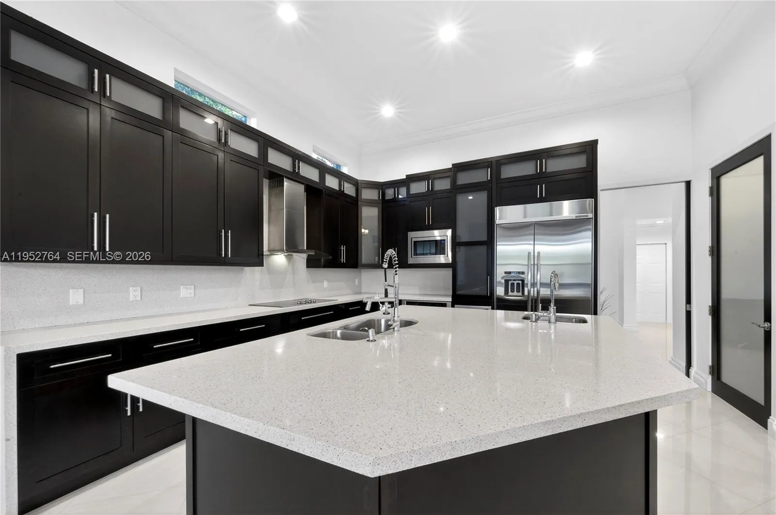 Davie, Florida, 33330, United States, 4 Bedrooms Bedrooms, ,3 BathroomsBathrooms,Residential,Active,2012872