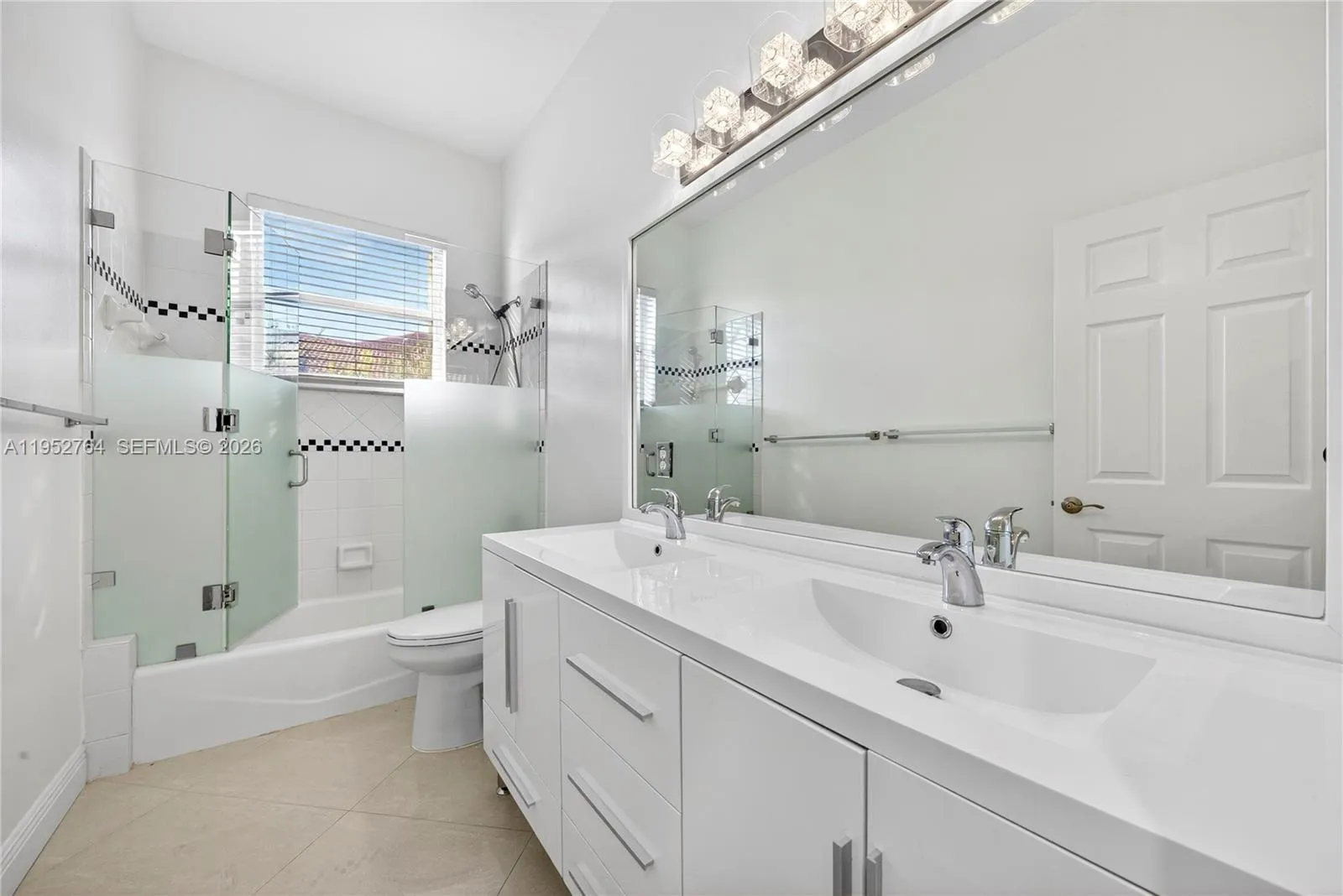 Davie, Florida, 33330, United States, 4 Bedrooms Bedrooms, ,3 BathroomsBathrooms,Residential,Active,2012872