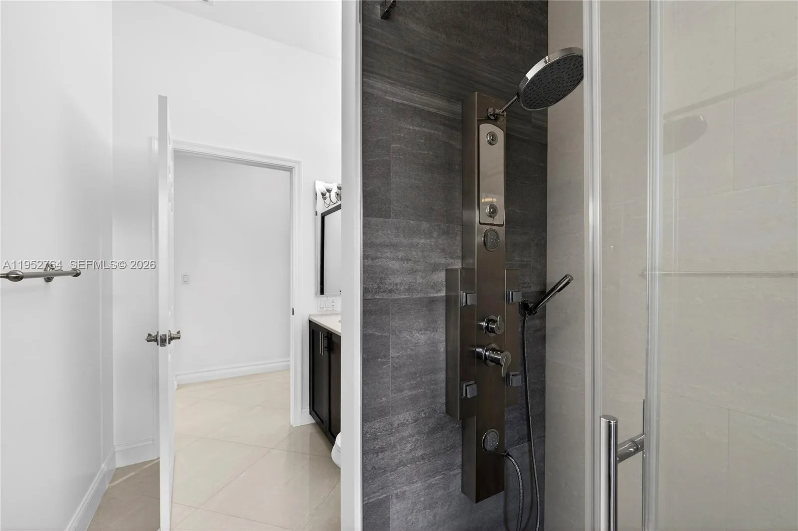 Davie, Florida, 33330, United States, 4 Bedrooms Bedrooms, ,3 BathroomsBathrooms,Residential,Active,2012872