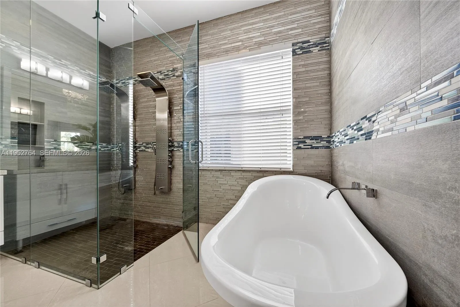 Davie, Florida, 33330, United States, 4 Bedrooms Bedrooms, ,3 BathroomsBathrooms,Residential,Active,2012872