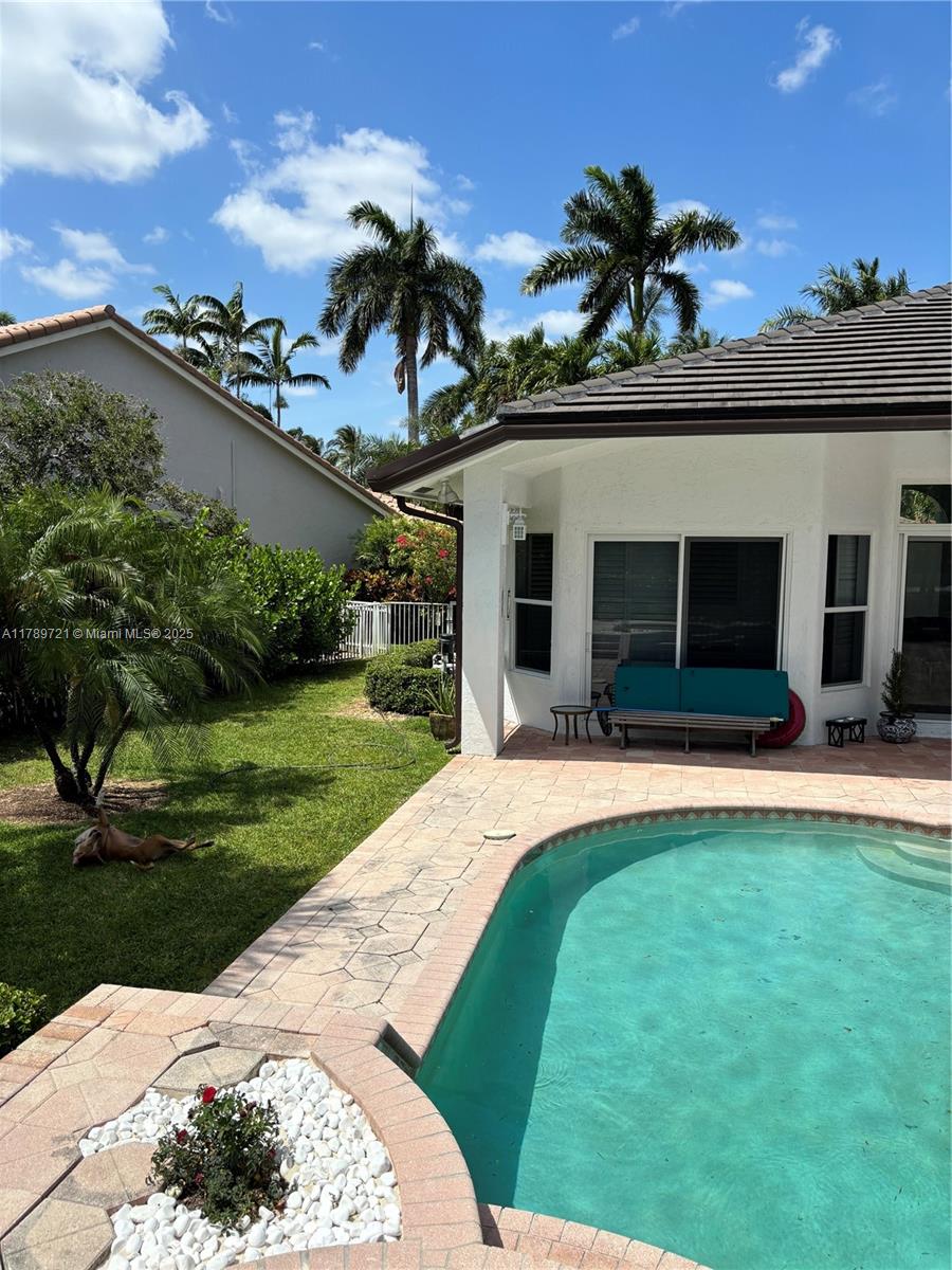 320 Windmill Palm Ave