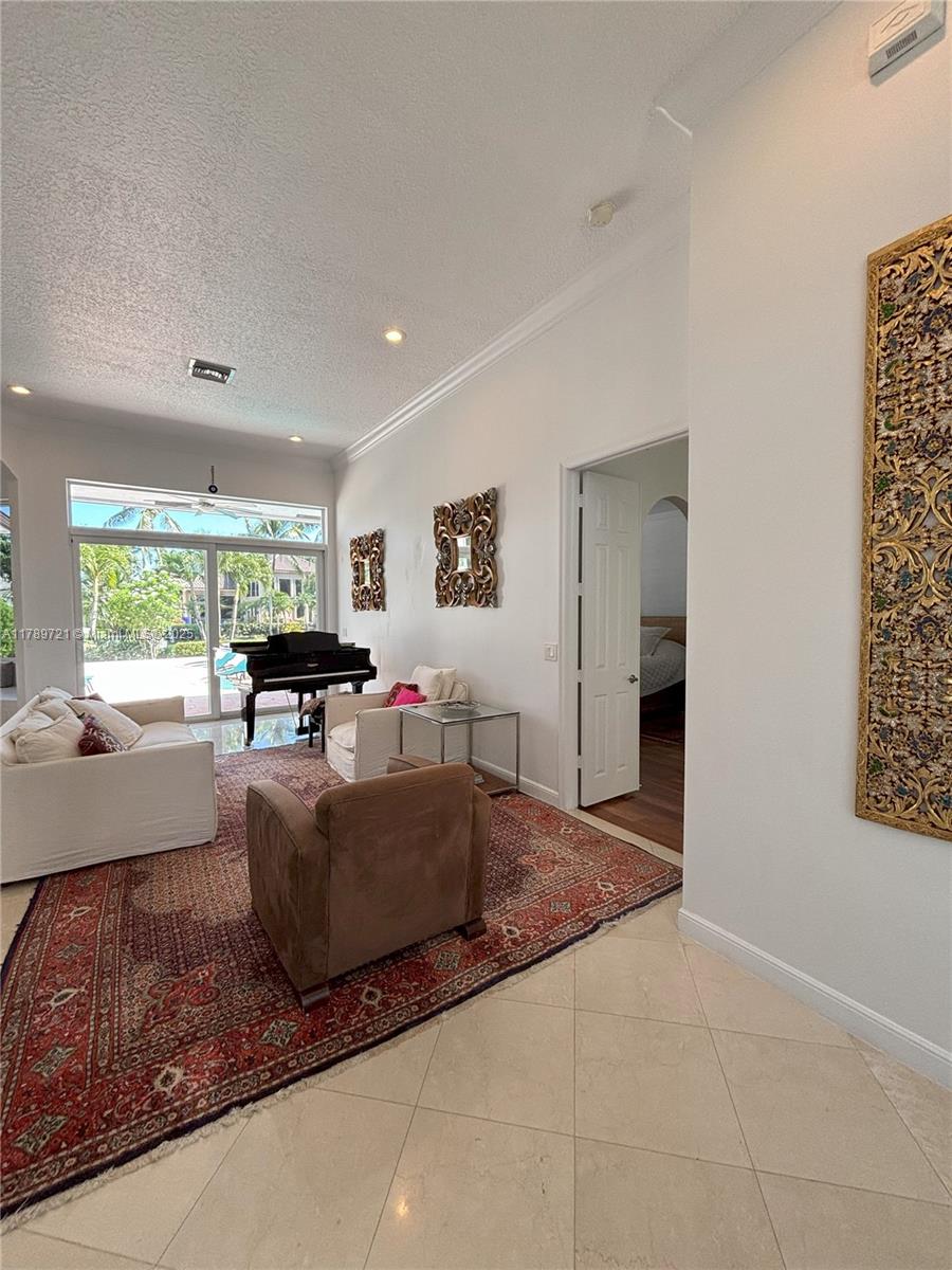 320 Windmill Palm Ave