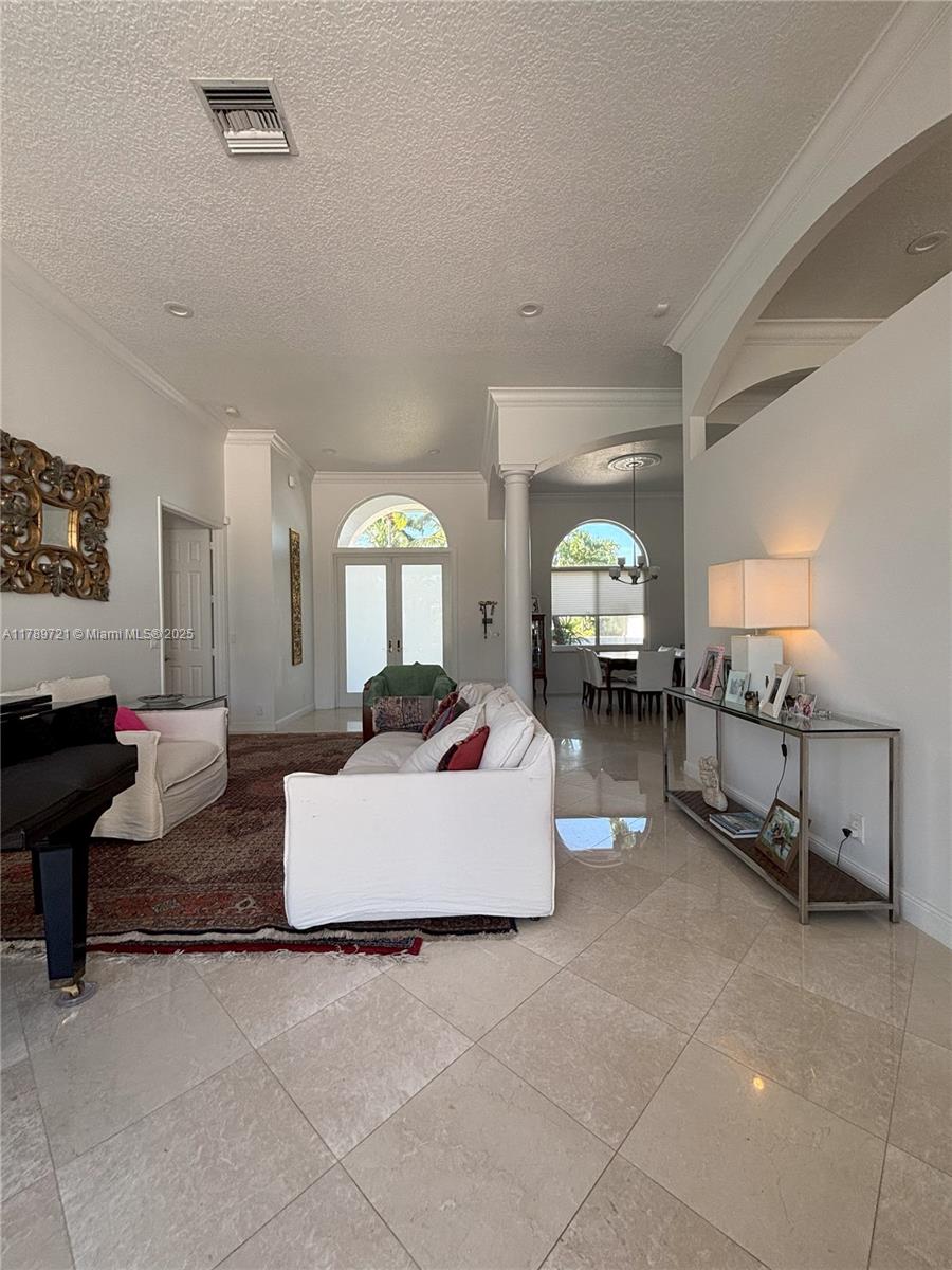320 Windmill Palm Ave