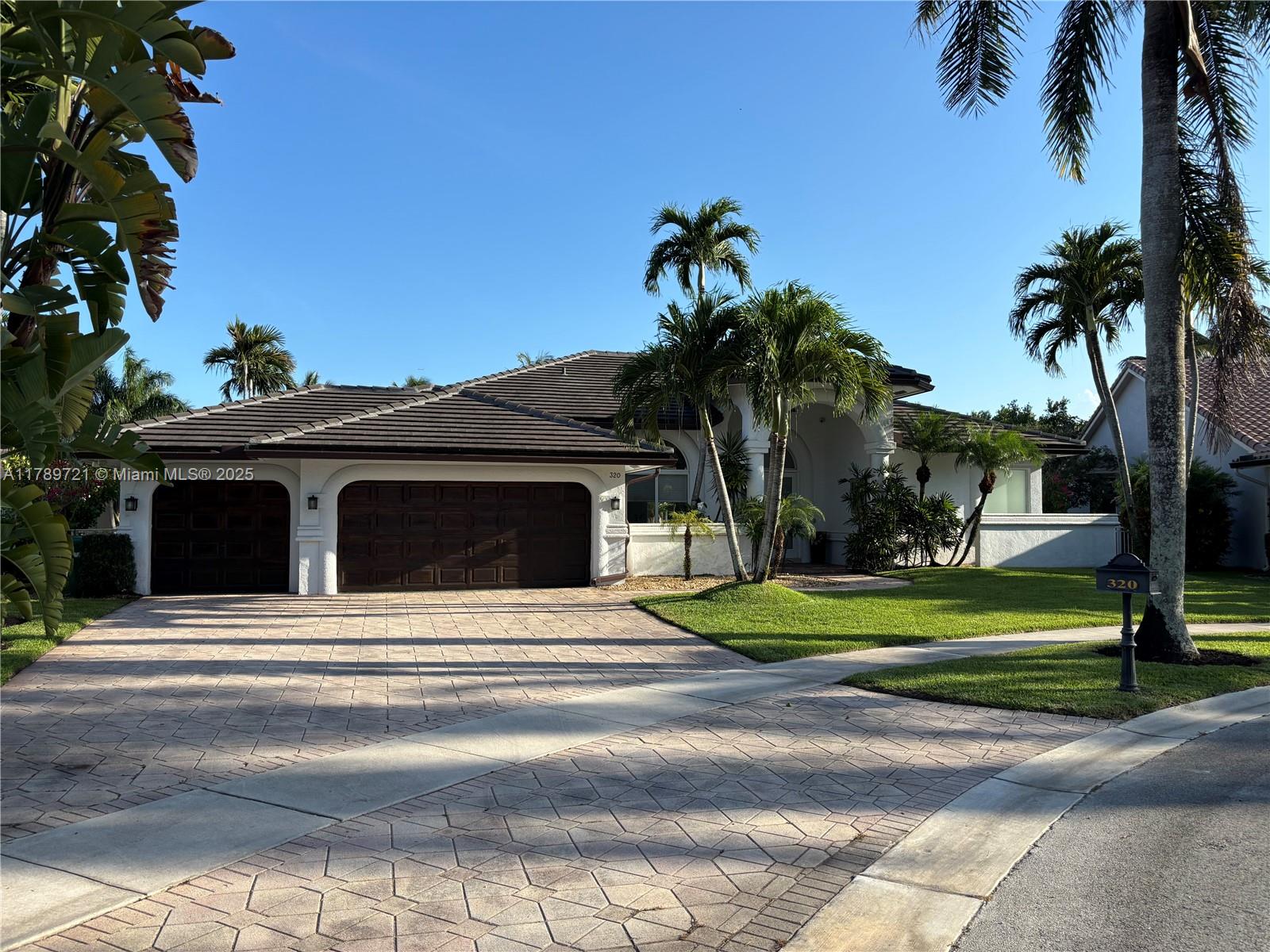 320 Windmill Palm Ave, Plantation, Miami-Dade County, Florida - 4 Bedrooms  
3 Bathrooms - 