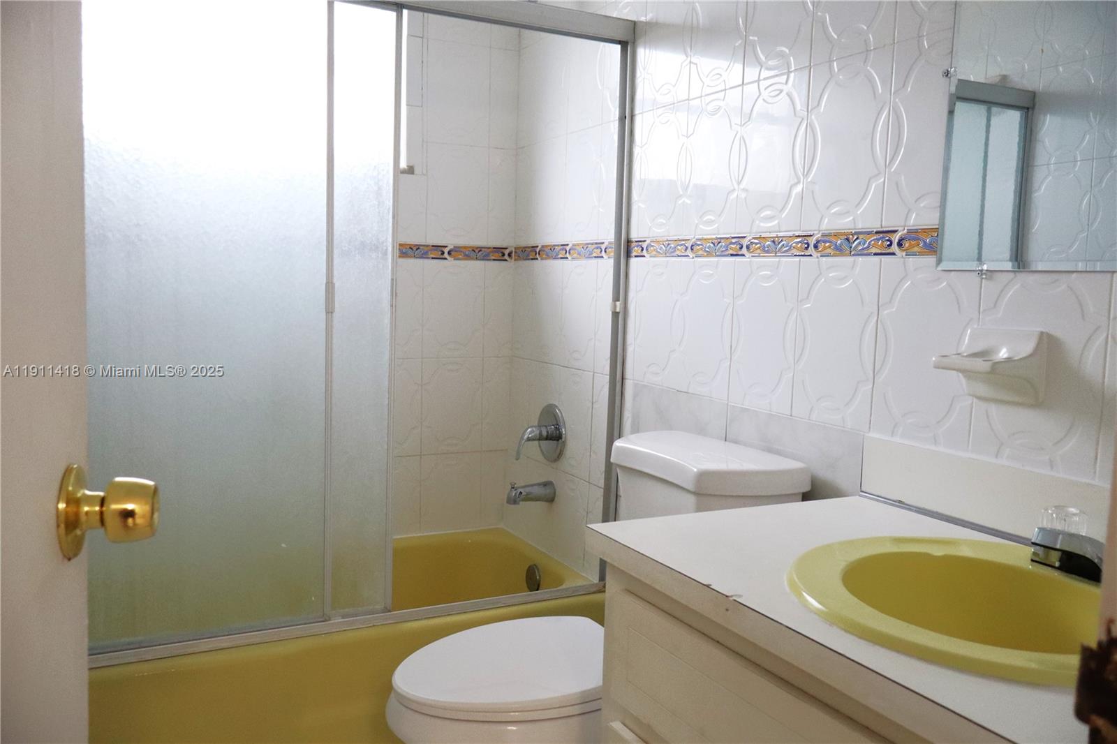 WINDWARD CONDO - Residential Lease