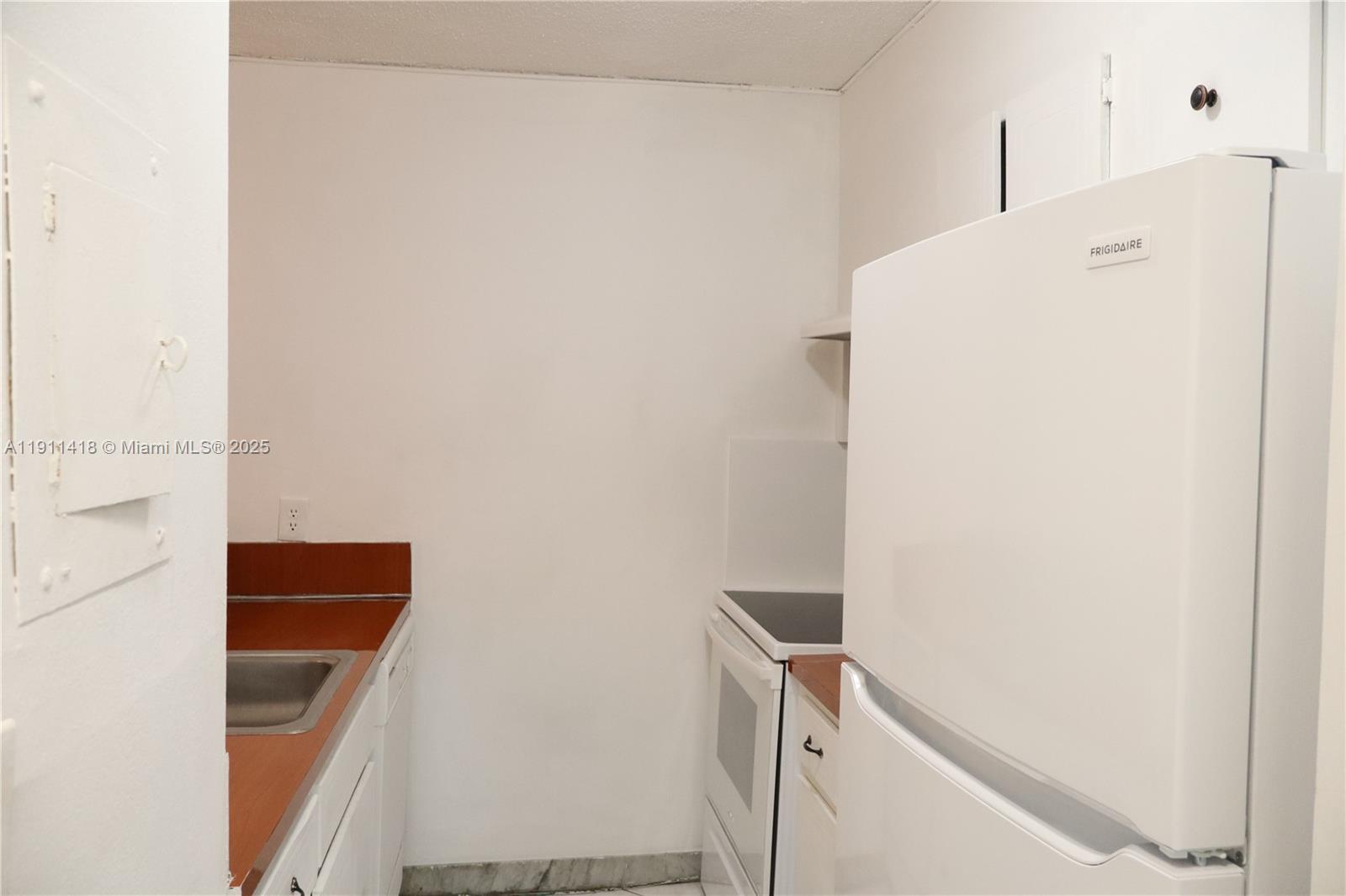 WINDWARD CONDO - Residential Lease