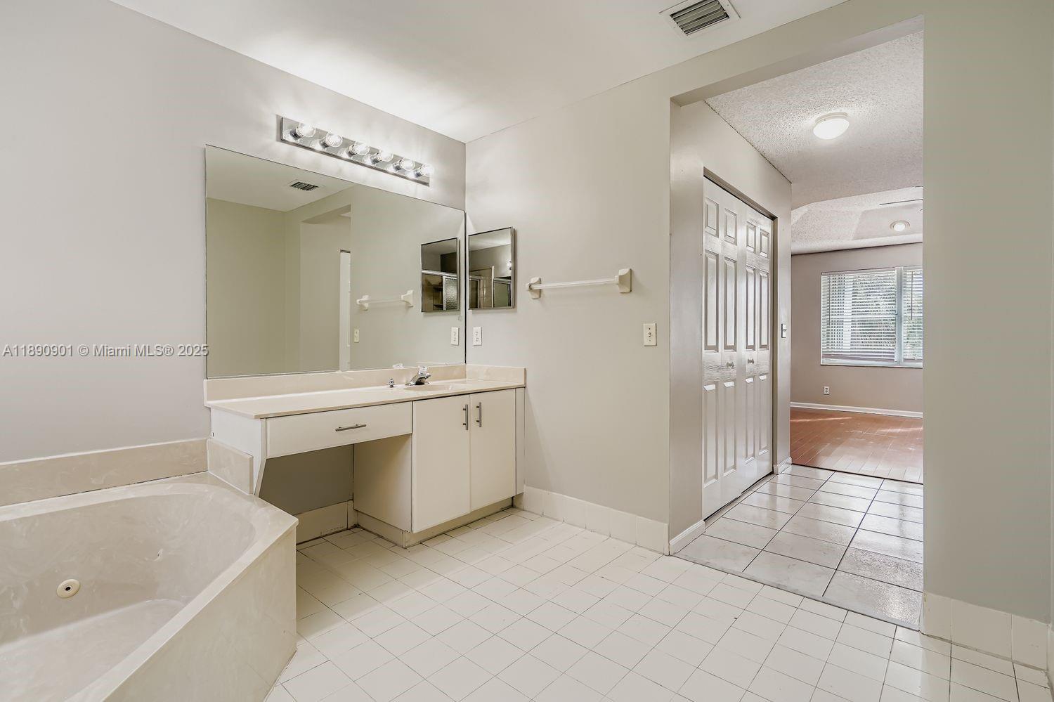 SILVER SHORES (PARCELS A - Residential