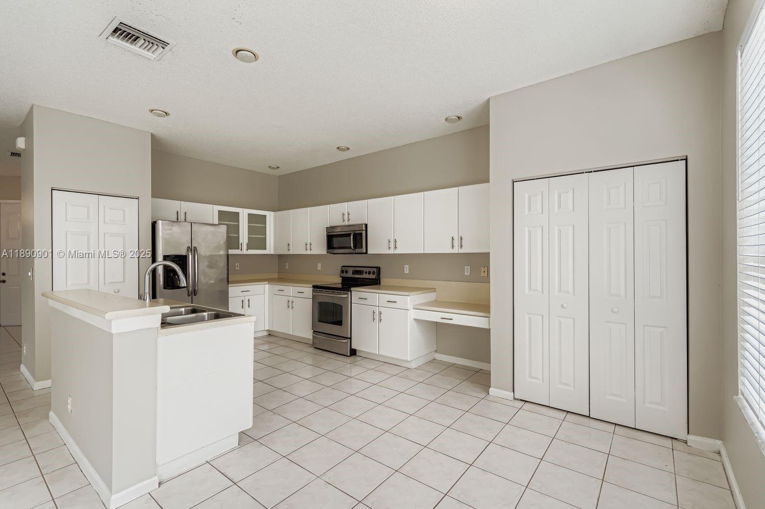 SILVER SHORES (PARCELS A - Residential