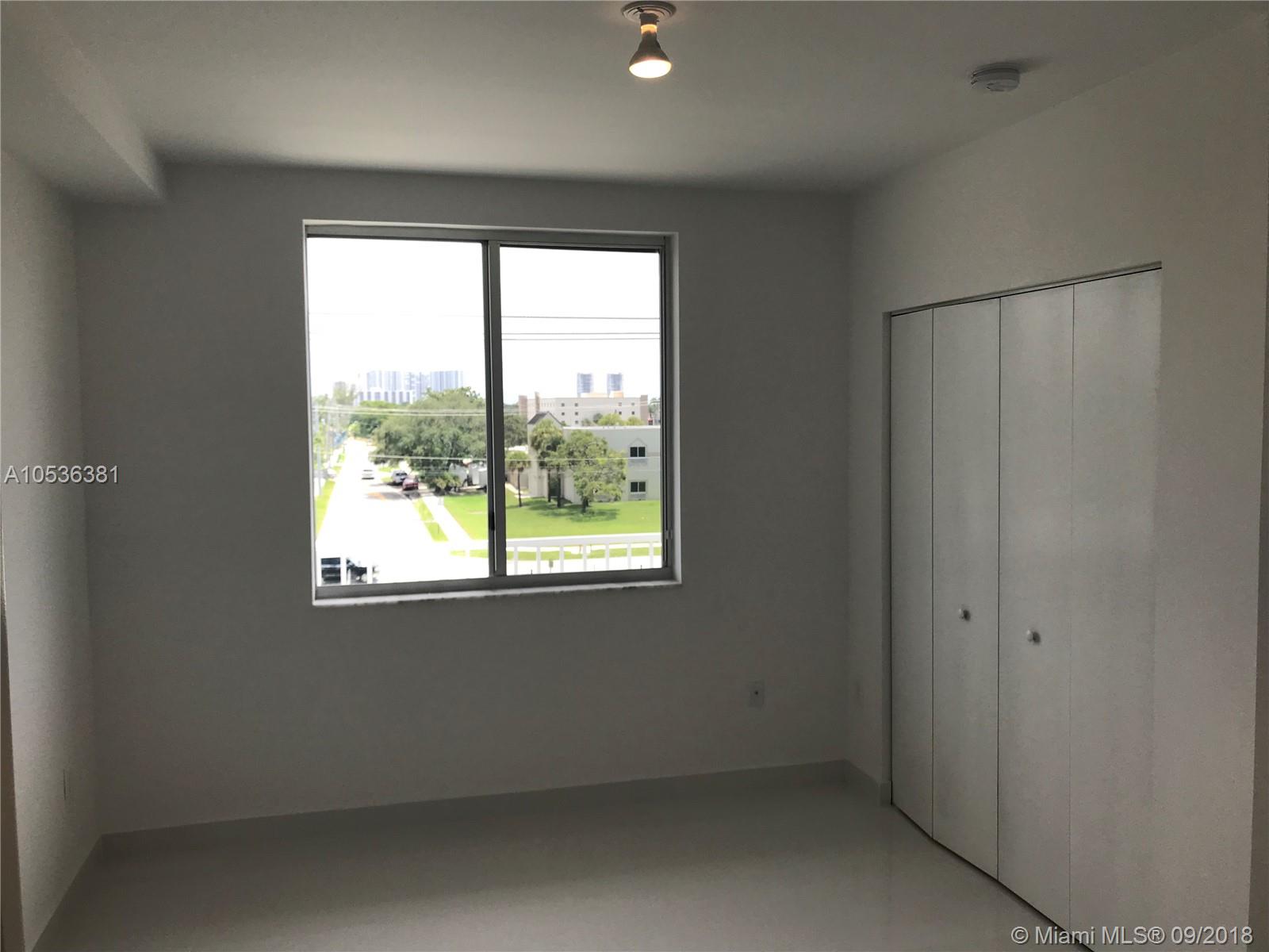 WEITZER AVENTURA PLACE CO - Residential Lease