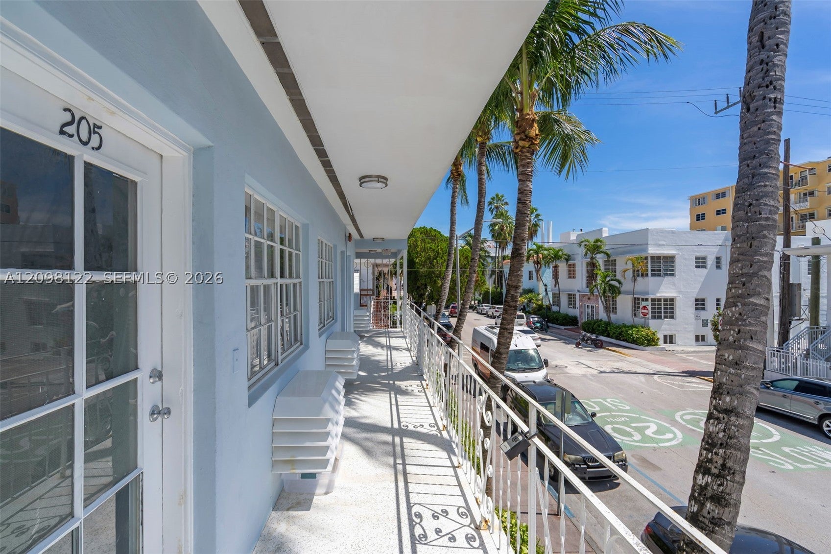 635 8th St 205