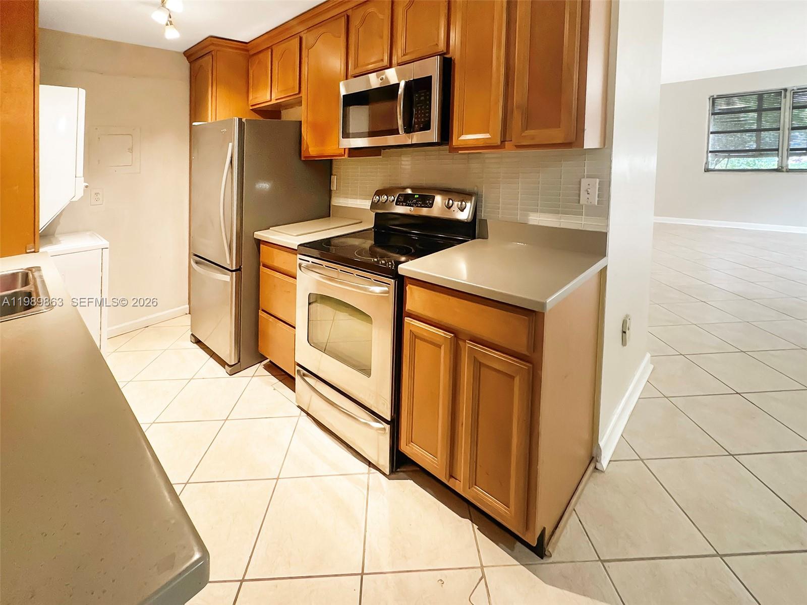 KINGSTON SQUARE CONDO - Residential