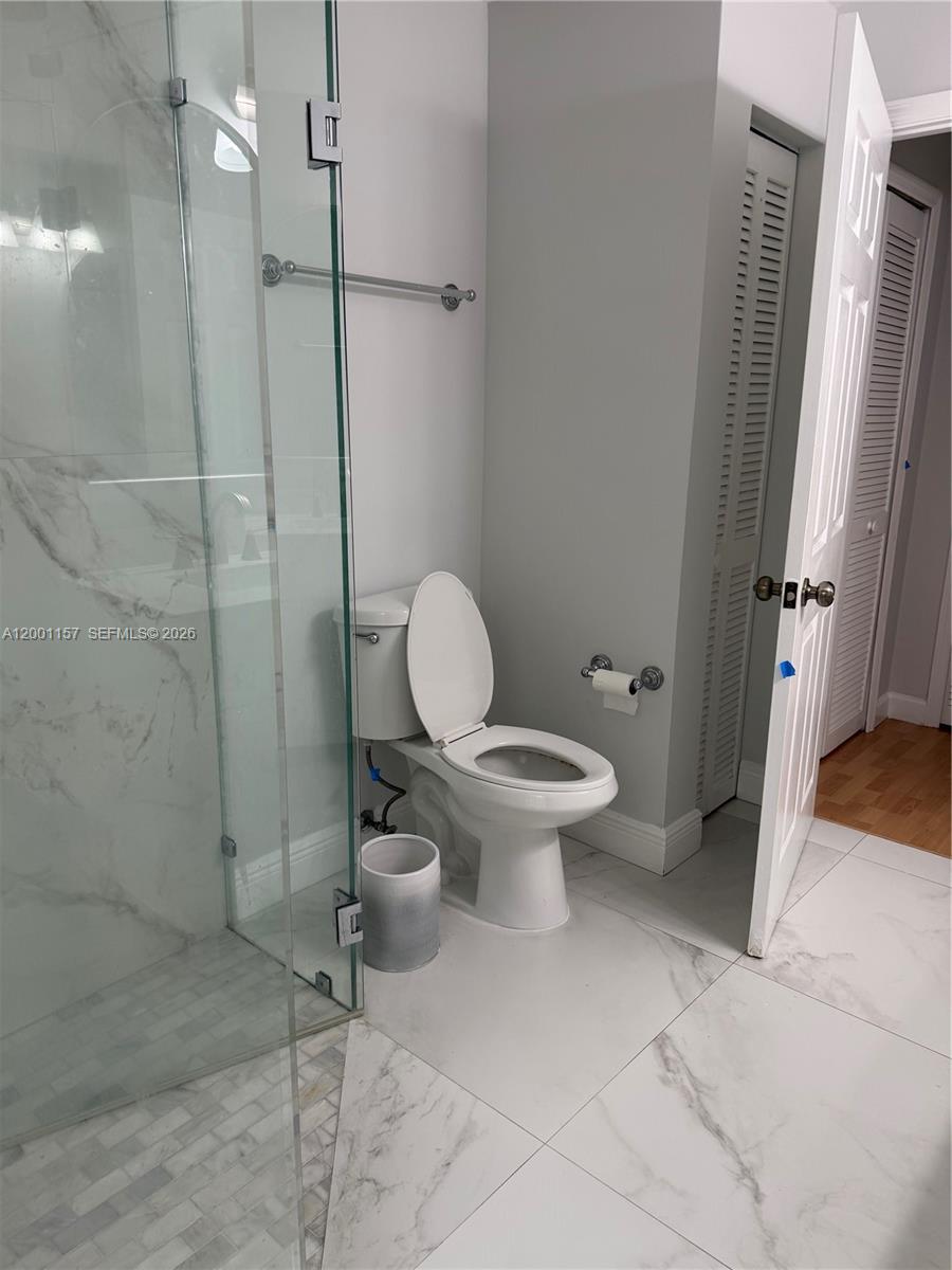 REGATTA POINTE CONDO NO T - Residential Lease