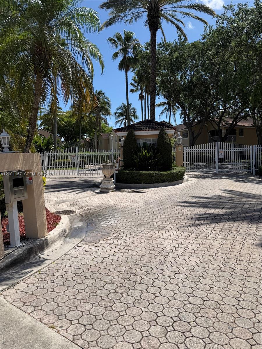 REGATTA POINTE CONDO NO T - Residential Lease