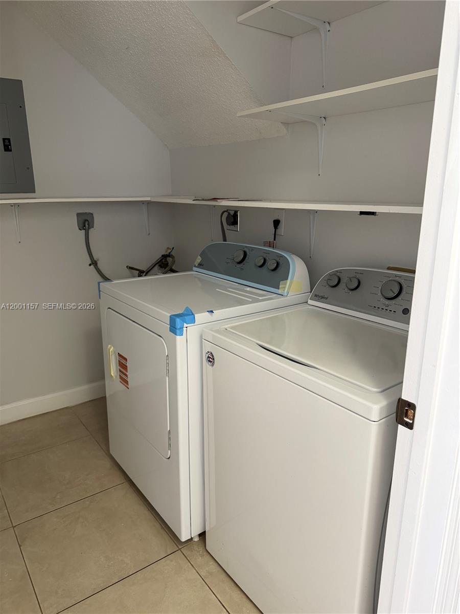 REGATTA POINTE CONDO NO T - Residential Lease