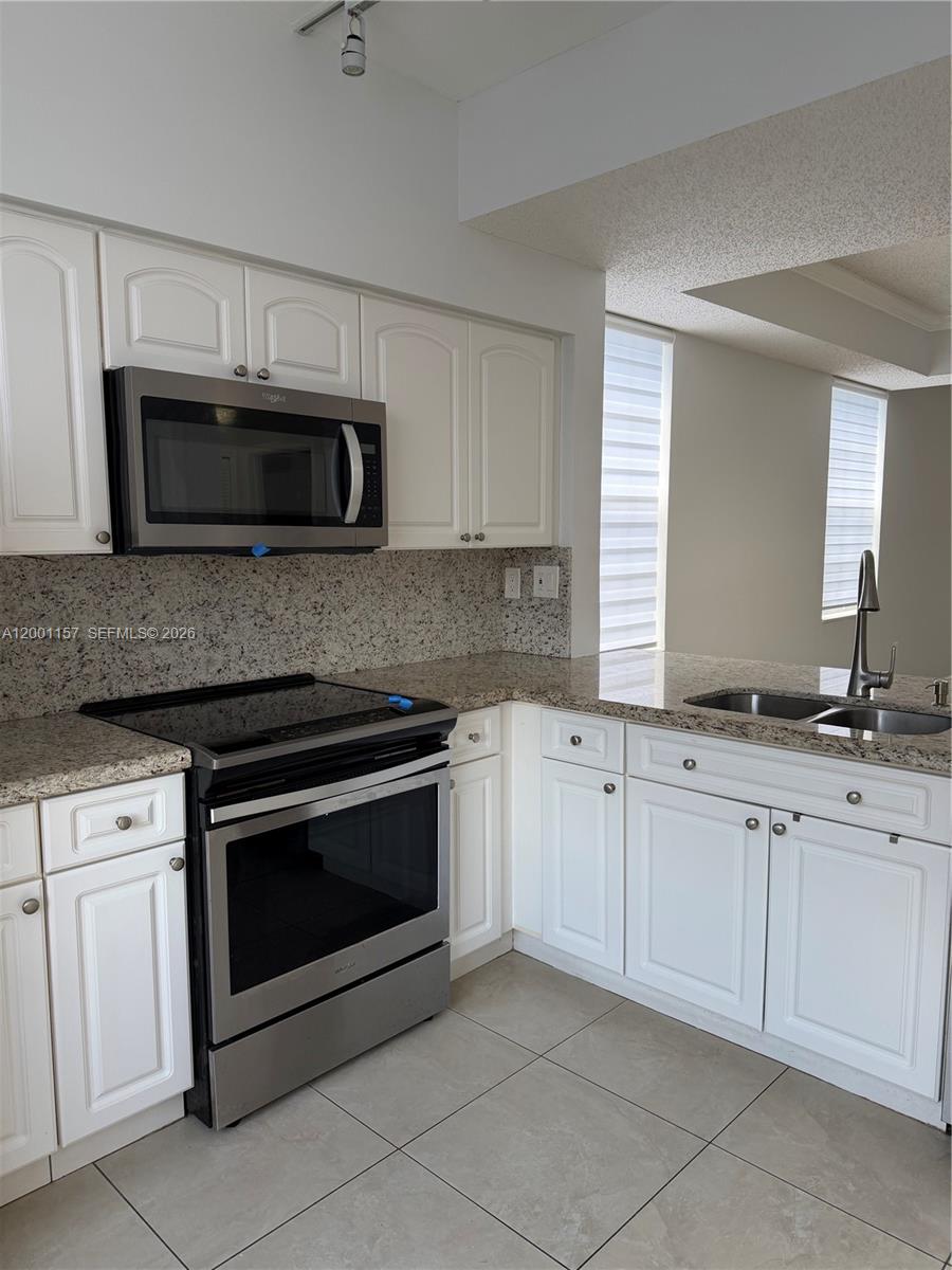 REGATTA POINTE CONDO NO T - Residential Lease