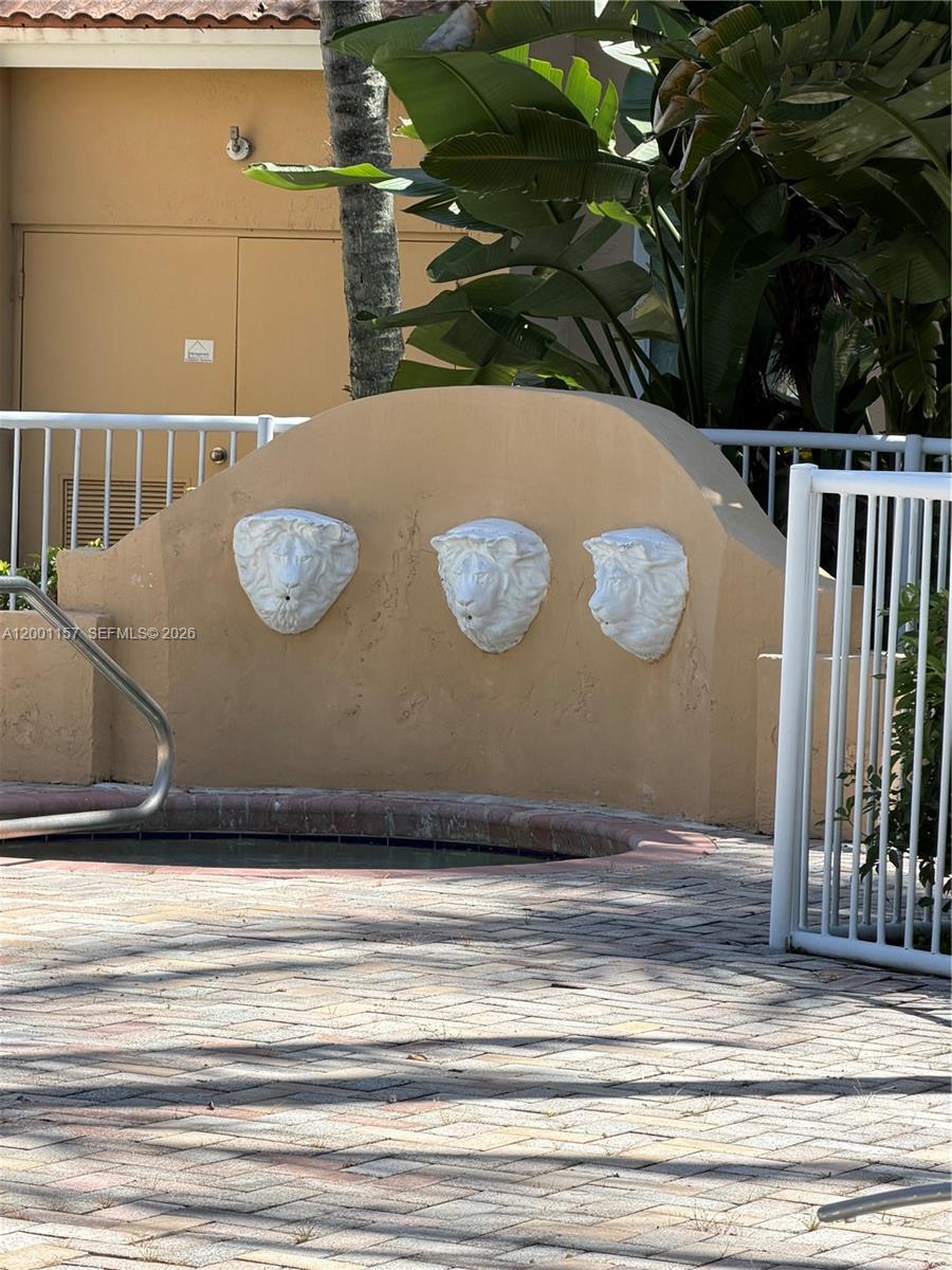 REGATTA POINTE CONDO NO T - Residential Lease