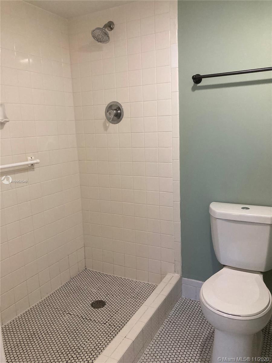 CAMBRIDGE #2 AT CENTURY V - Residential Lease