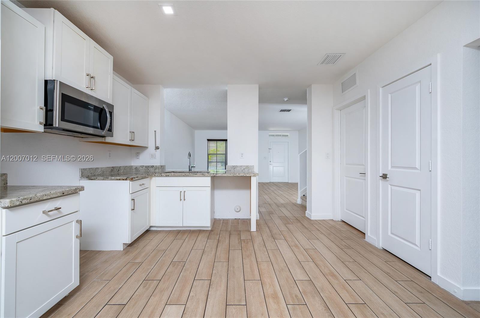 ROYAL HOMES WEST - Residential