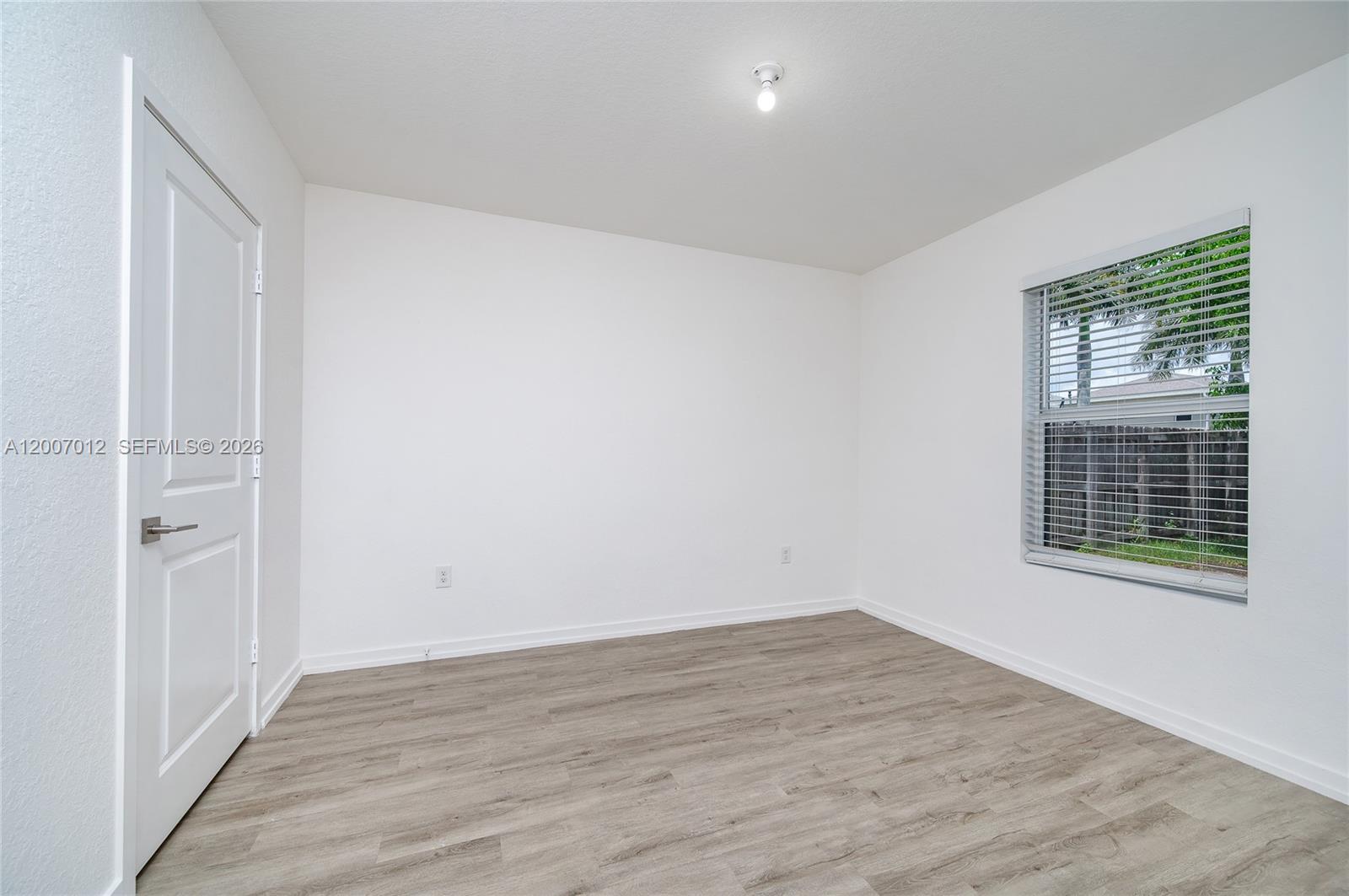 ROYAL HOMES WEST - Residential