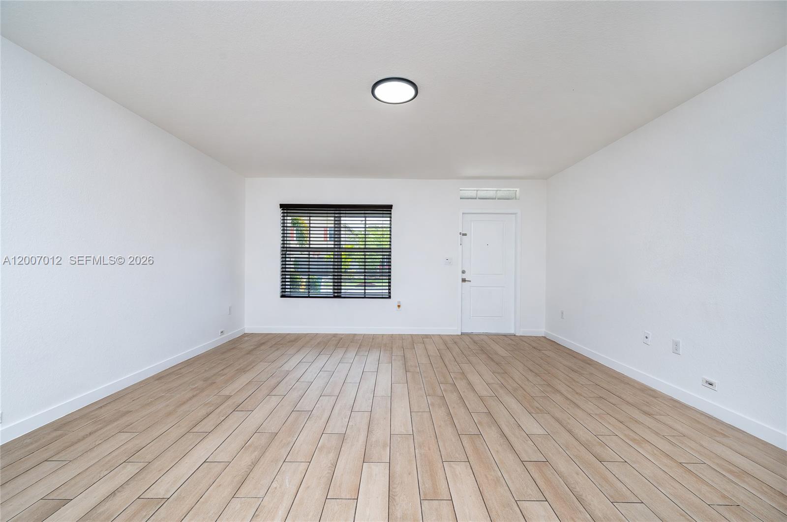 ROYAL HOMES WEST - Residential