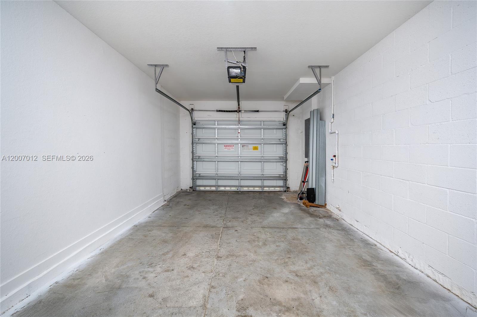 ROYAL HOMES WEST - Residential