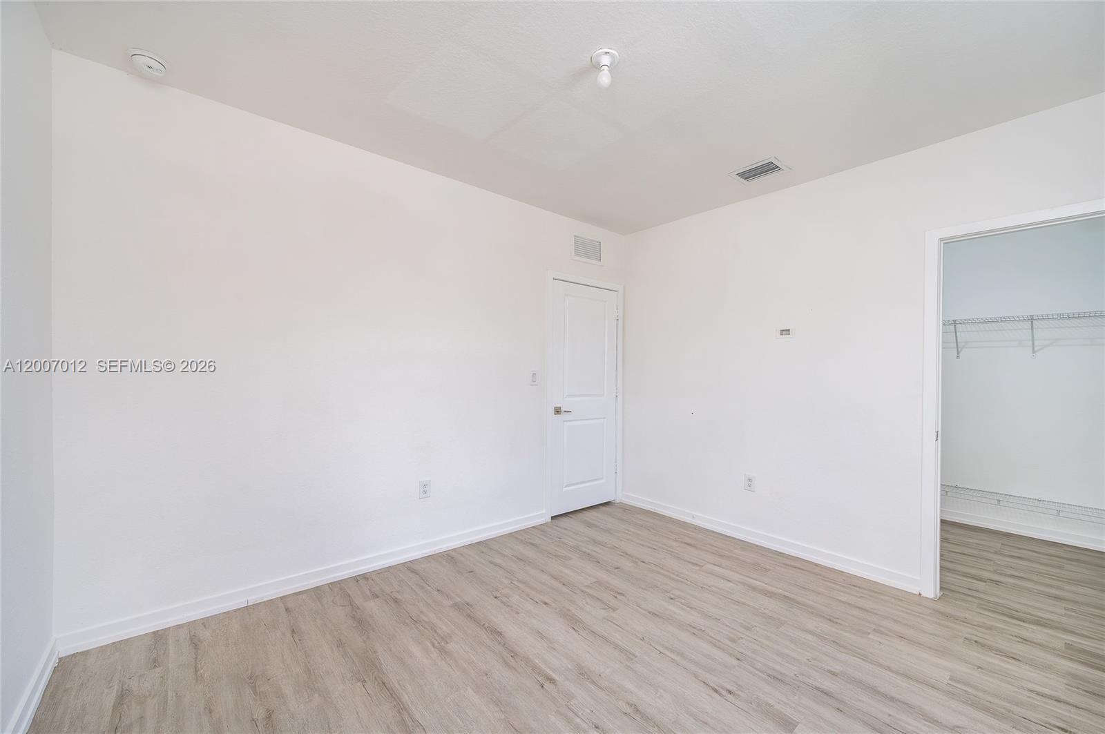 ROYAL HOMES WEST - Residential