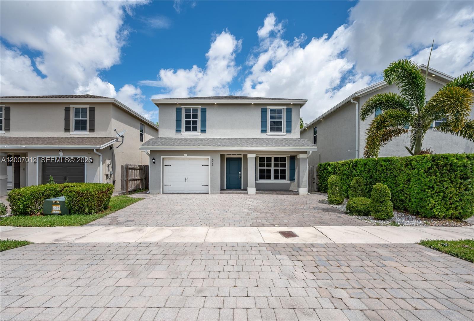 ROYAL HOMES WEST - Residential