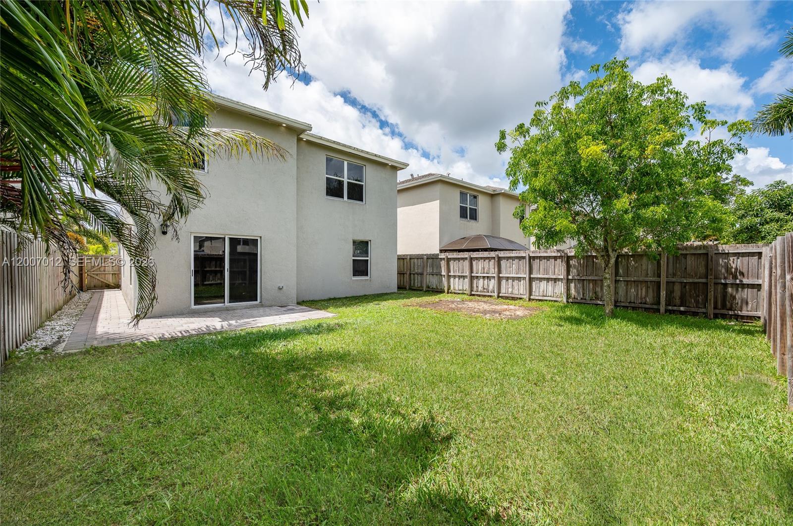 ROYAL HOMES WEST - Residential