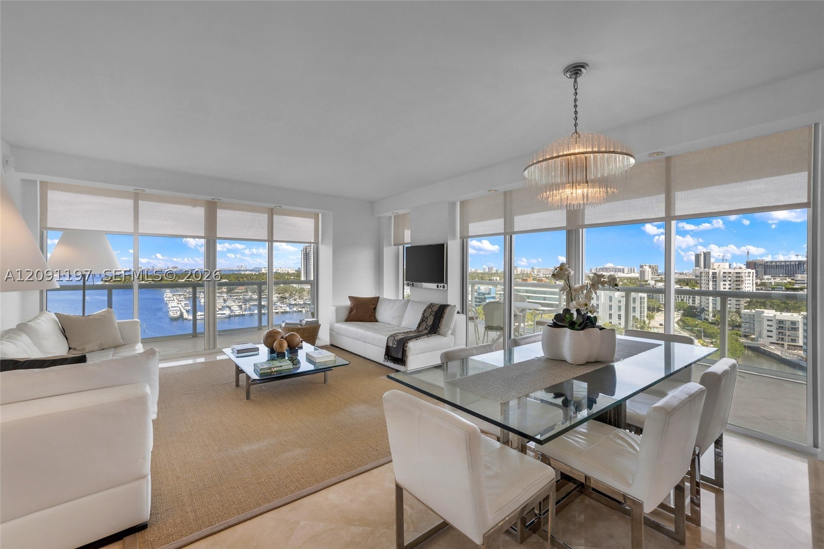 10 Venetian Way 1404