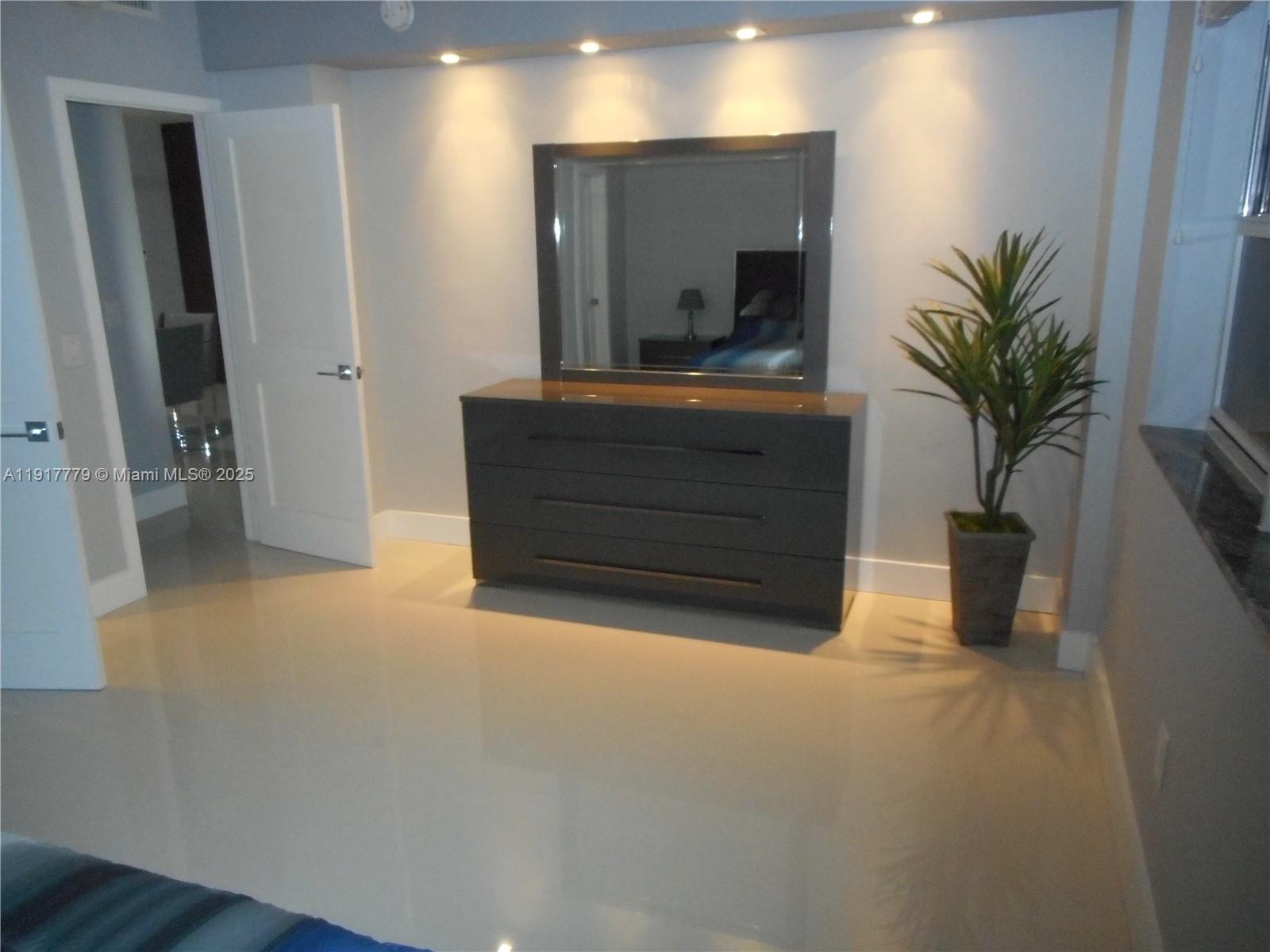 THE PLAZA OF BAL HARBOUR - Residential Lease