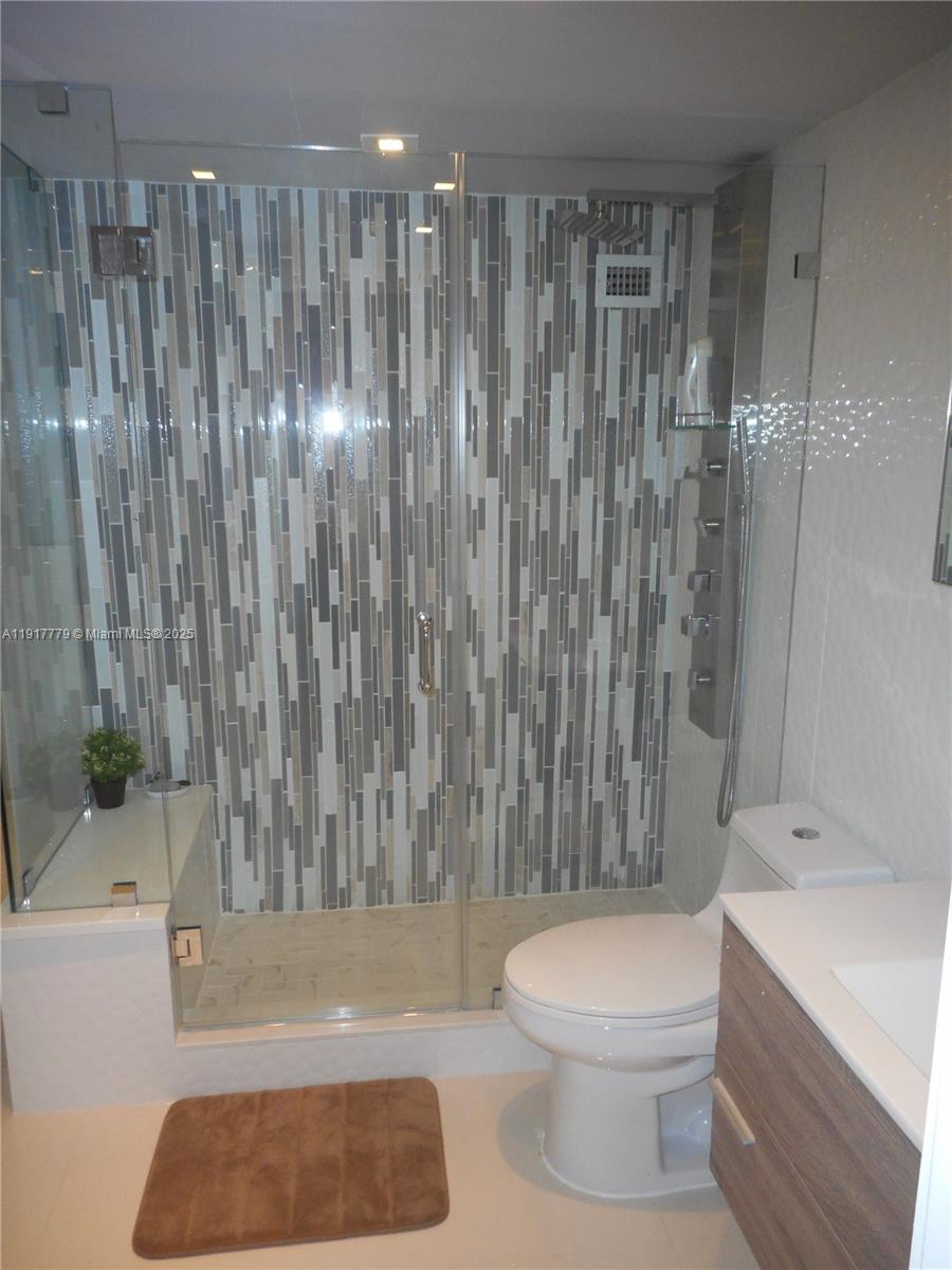 THE PLAZA OF BAL HARBOUR - Residential Lease