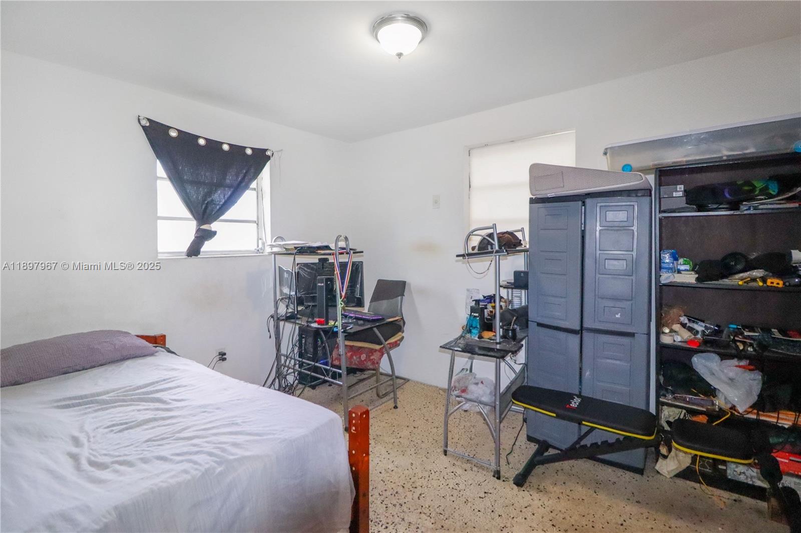 HOUSTON HEIGHTS - Residential Income